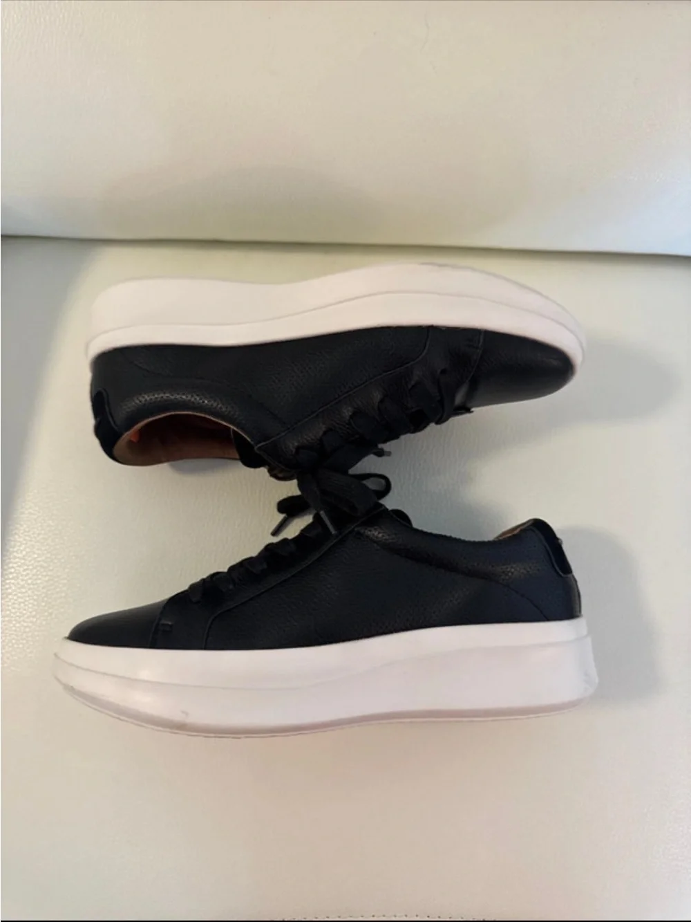 KENNETH COLE BLACK LEATHER PLATFORM SNEAKERS WITH WHITE SOLE